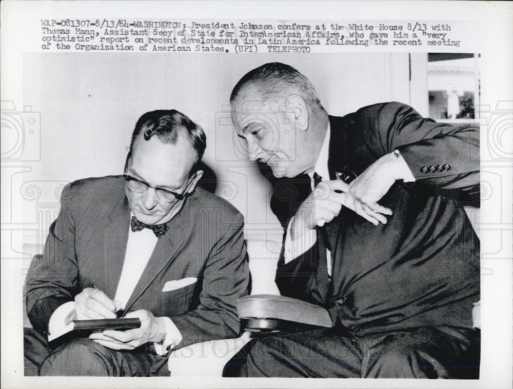 1964 Press Photo Pres. Johnson with Thomas Mann Asst. Sec. of State for Inter - Historic Images