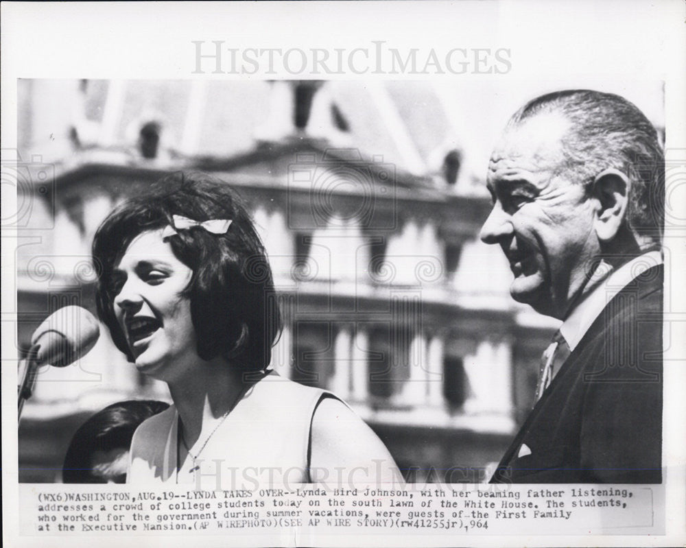 1964 Press Photo Lynda Bird Johnson address College Students - Historic Images