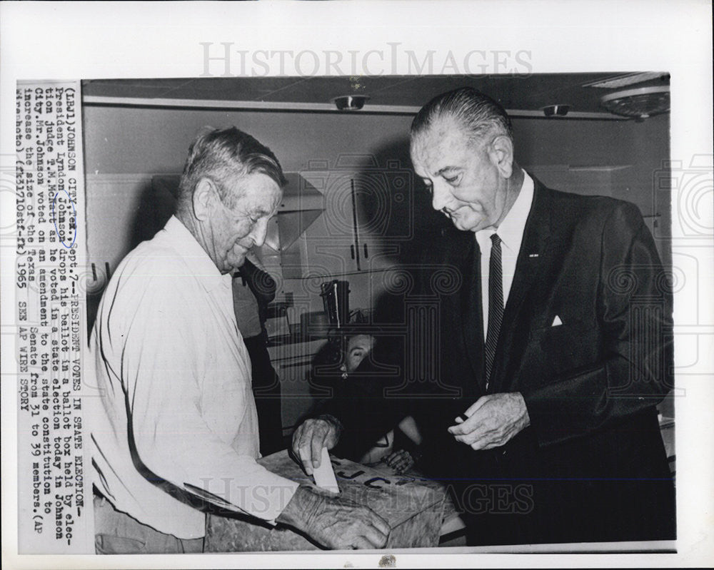 1965 Press Photo President Johnson voting at state election - Historic Images