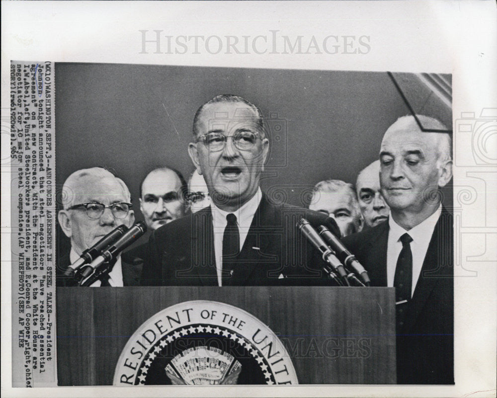 1965 Press Photo President Johnson, T.W. Abel, and E. Conrad Cooper - Historic Images