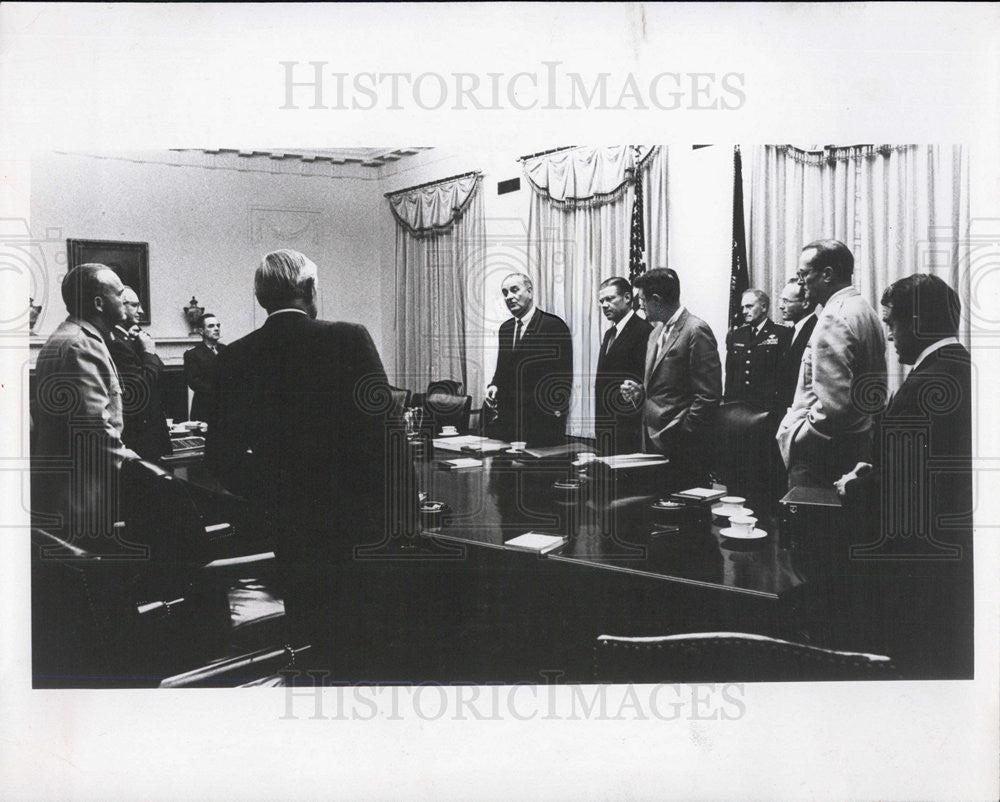 1965 Press Photo President Johnson and Presidential Cabinet - Historic Images