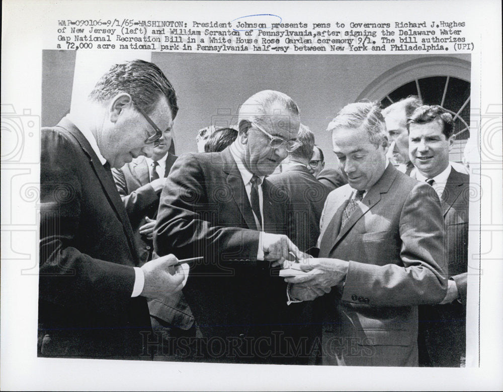 1965 Press Photo President Johnson, Govs. Richard Hughes and William Scranton - Historic Images