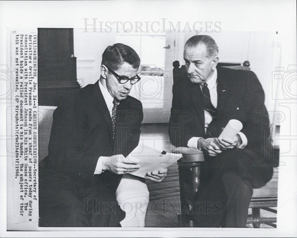 1966 Press Photo President Johnson and Secretary of Agriculture Orville Freeman - Historic Images