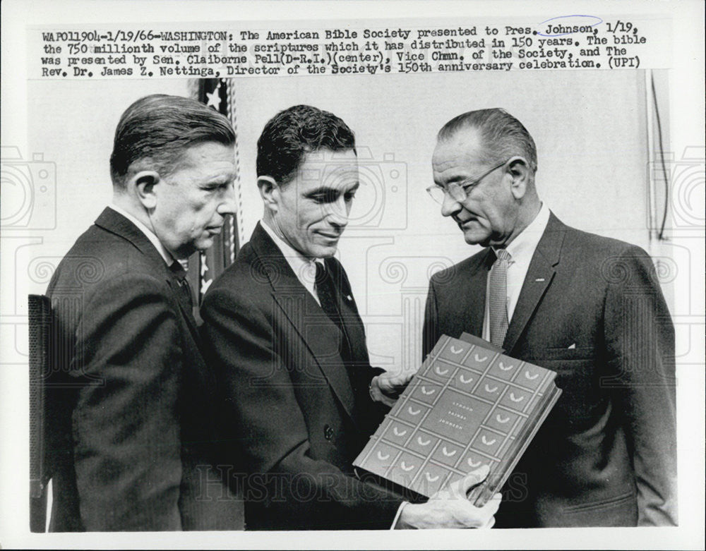 1966 Press Photo President Johnson, Sen Claiborne Pell - Historic Images