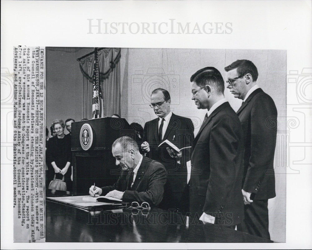 1966 Press Photo President Johnson, Gardner Ackley, Arthur M. Okun - Historic Images