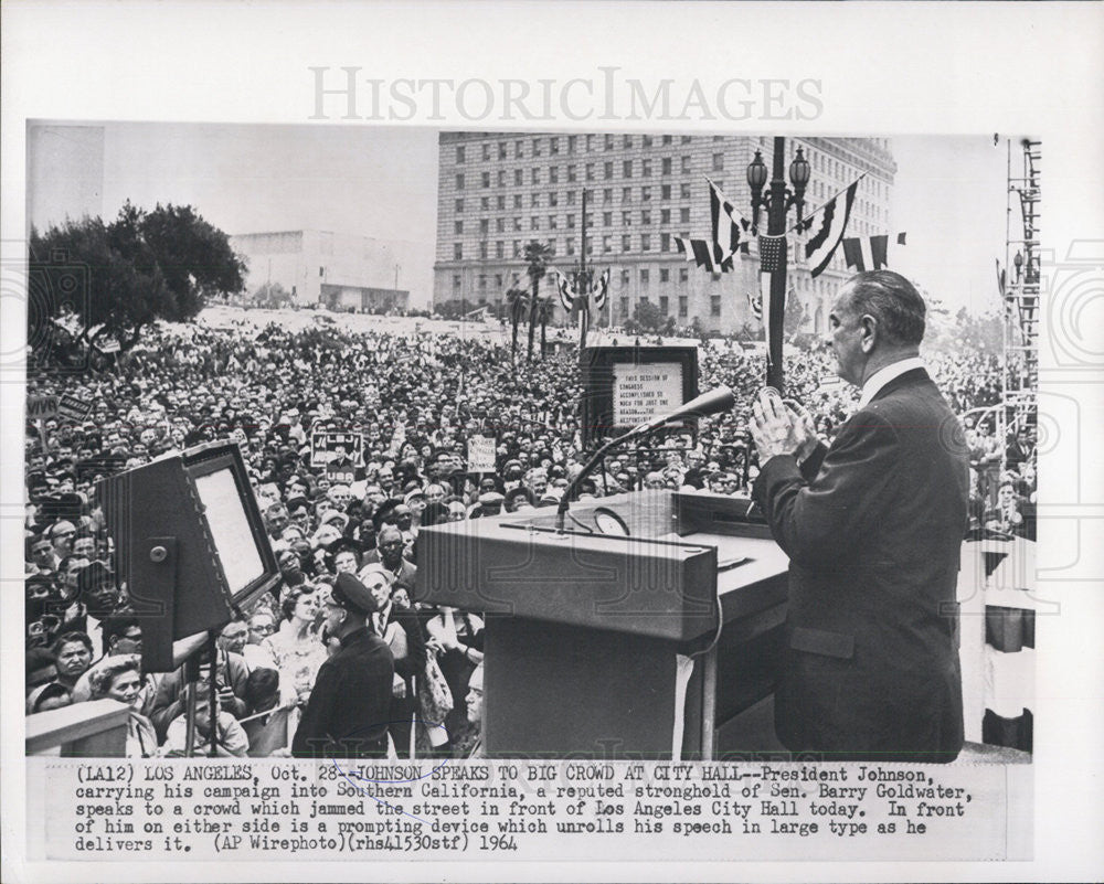 1964 Press Photo President Johnson Speaks to Big Crowd at Los Angeles City Hall - Historic Images