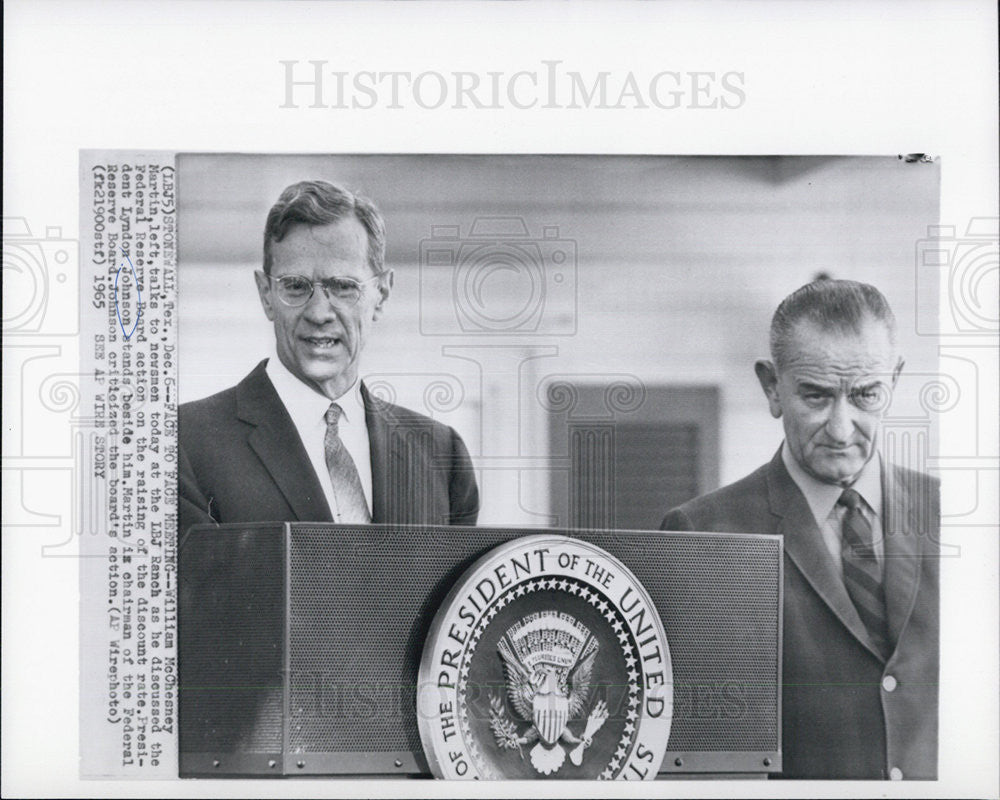 1965 Press Photo President Lyndon Johnson and William McChesney - Historic Images