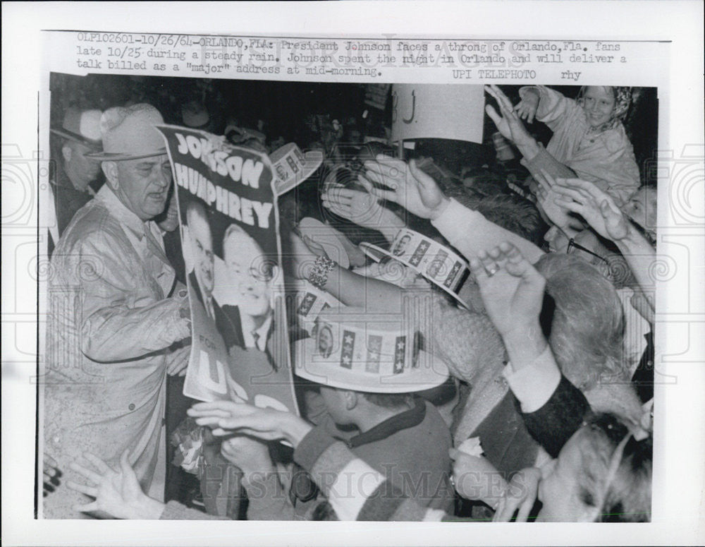 1964 Press Photo President Johnson Faces Throng in Orlando Florida - Historic Images