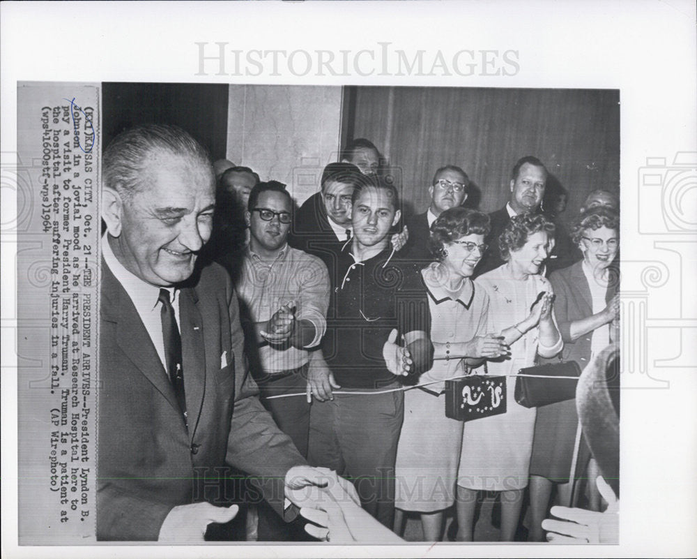 1964 Press Photo President Lyndon  B. Johnson visits former Pres. Harry Truman - Historic Images