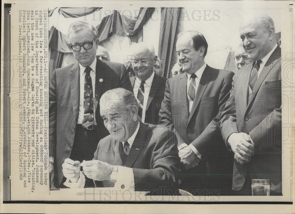 1968 Press Photo Pres. Johnson, Sen. John Sparkman, Rep. Wright Patman - Historic Images