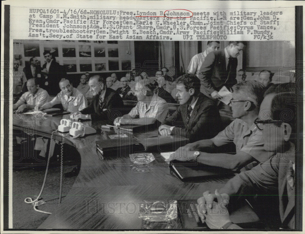 1968 Press Photo President Johnson,Gen. John D. Ryan, Gen. Earle C. Wheeler - Historic Images