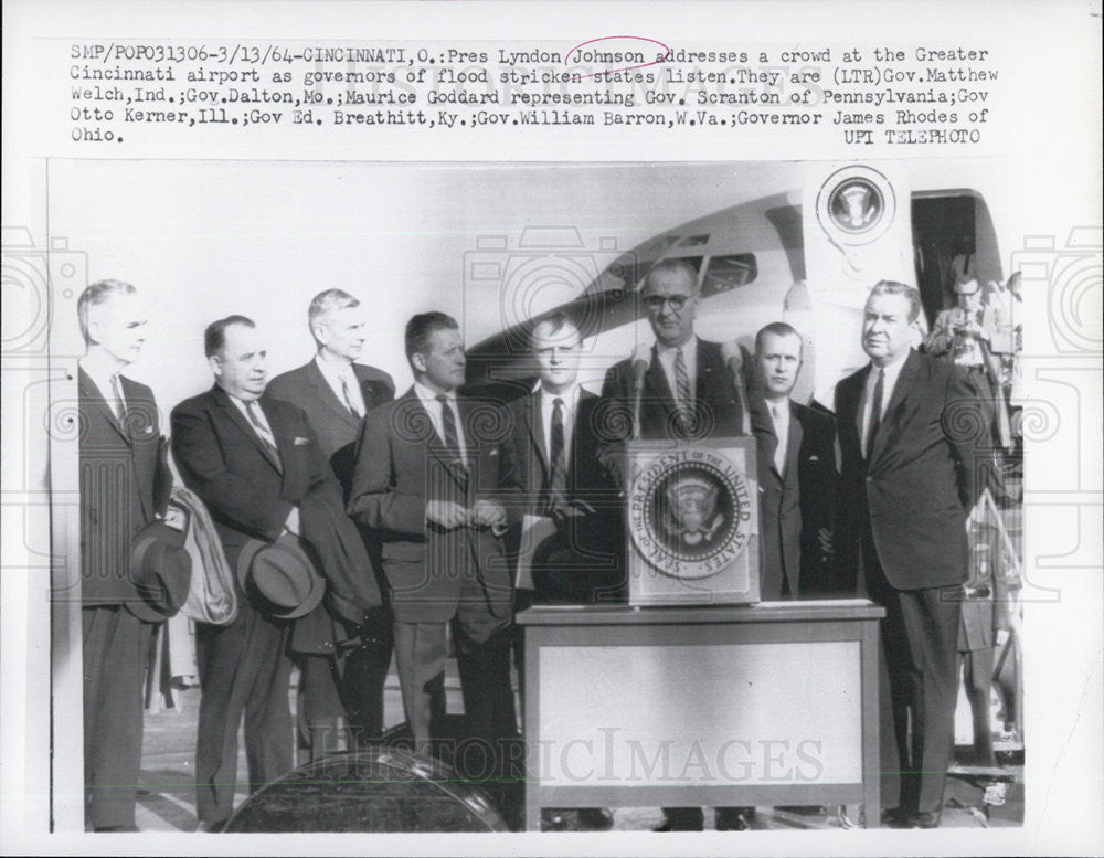 1964 Press Photo President Lyndon Johnson  at the Greater Cincinnati Airport - Historic Images