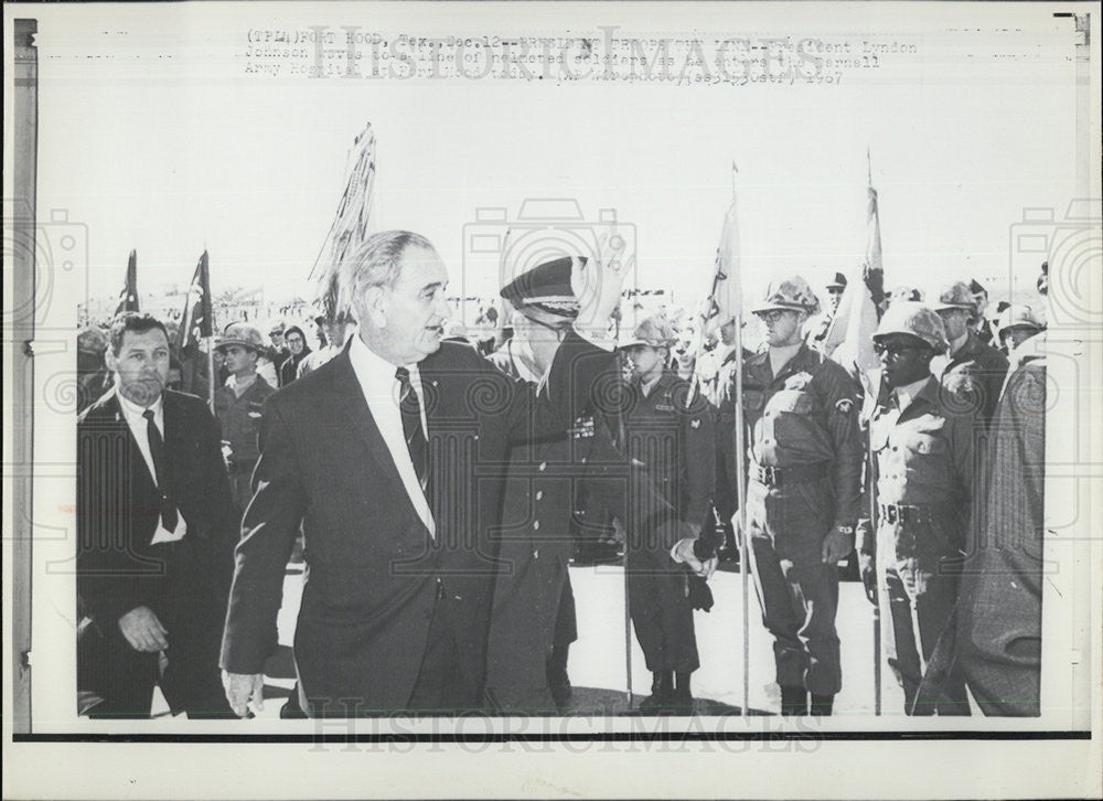 1967 Press Photo President Johnson at Darnell Army Hospital - Historic Images