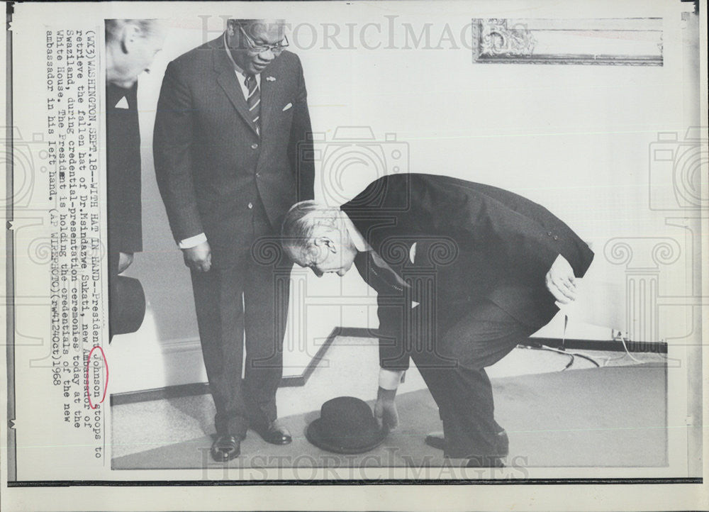 1968 Press Photo President Johnson &amp; Swaziland Ambassador Dr. Msindazwe Sukati - Historic Images