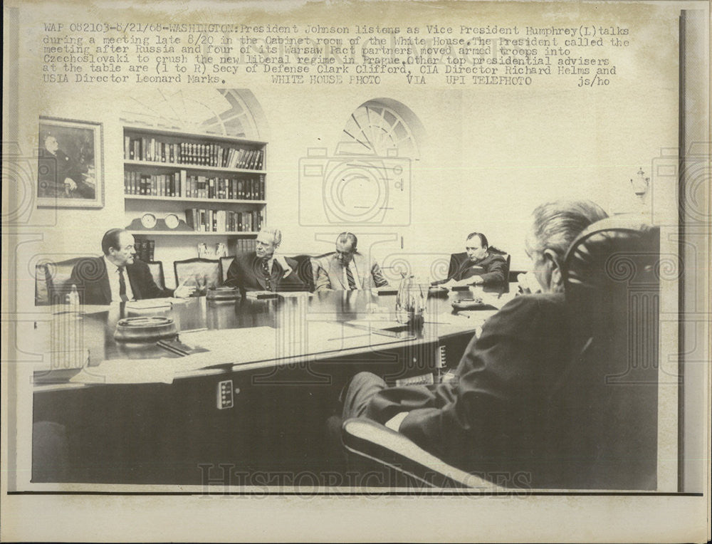 1967 Press Photo President Johnson Listens to Vice President Humphrey - Historic Images