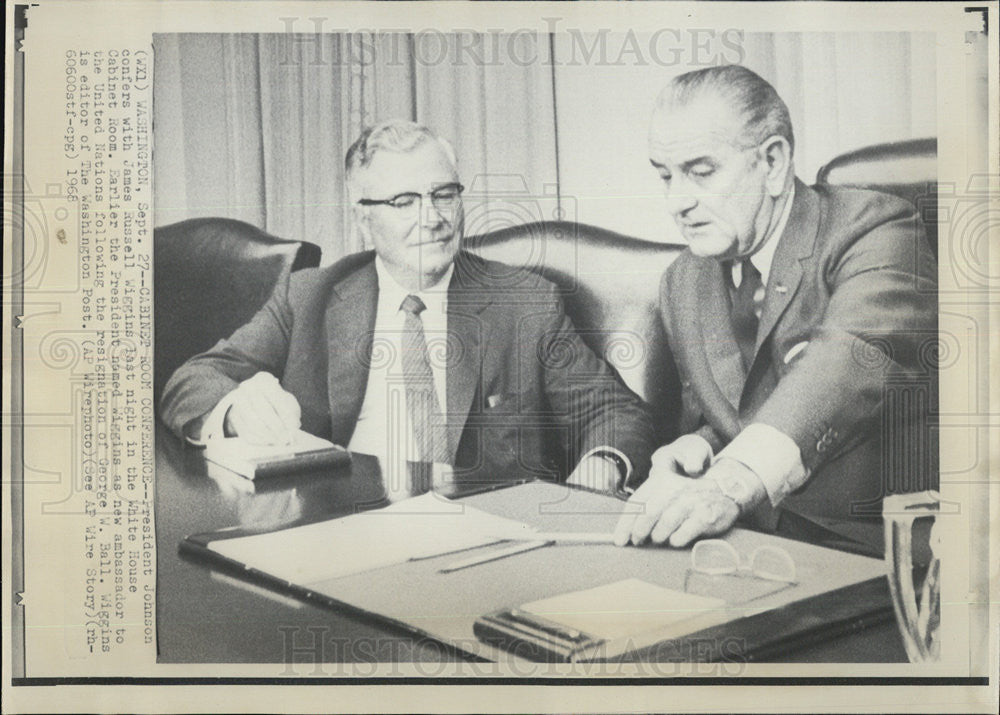 1968 Press Photo President Johnson Confers with James Russell Wiggins - Historic Images