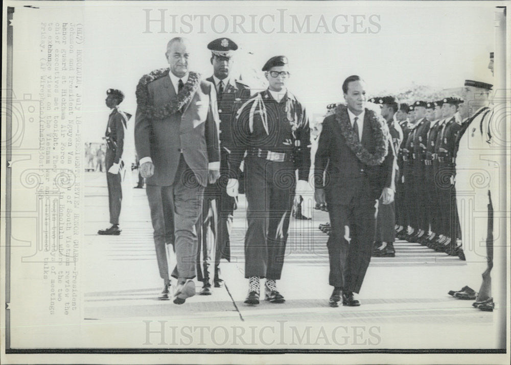 1968 Press Photo Pres. Johnson and So. Vietnam Pres. Nguyen Van Thieu - Historic Images