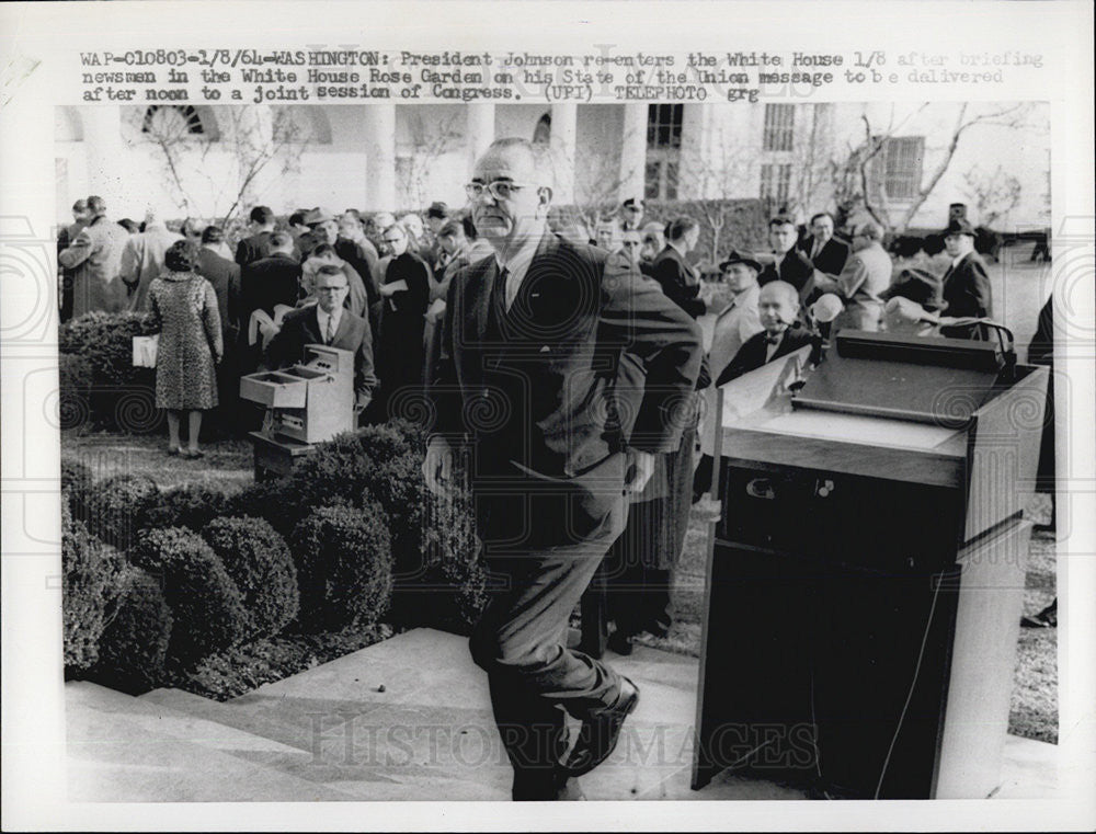 1964 Press Photo Pres. Johnson after giving State of the Union news briefing - Historic Images