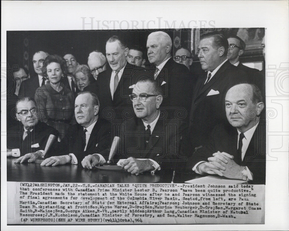 1964 Press Photo President Johnson Conference Canadian Prime Minister Pearson - Historic Images