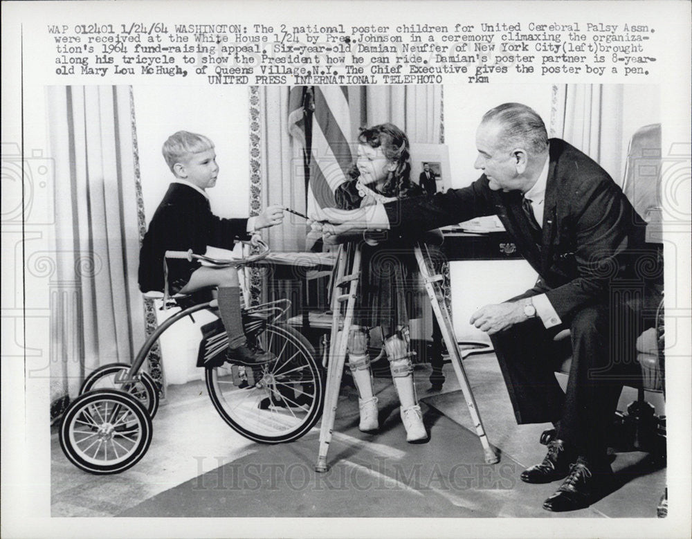 1964 Press Photo President Johnson United Cerebal Palsy Ceremony Damian Neuffer - Historic Images