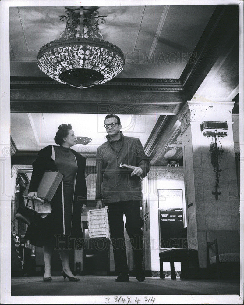 1962 Press Photo Actor George C. Scott is pictured with Barbara J. Clark. - Historic Images