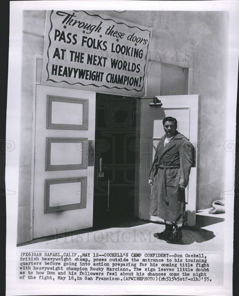 1955 Press Photo Don Cockell Bristish Heavyweight Champ outside Training Quarter - Historic Images