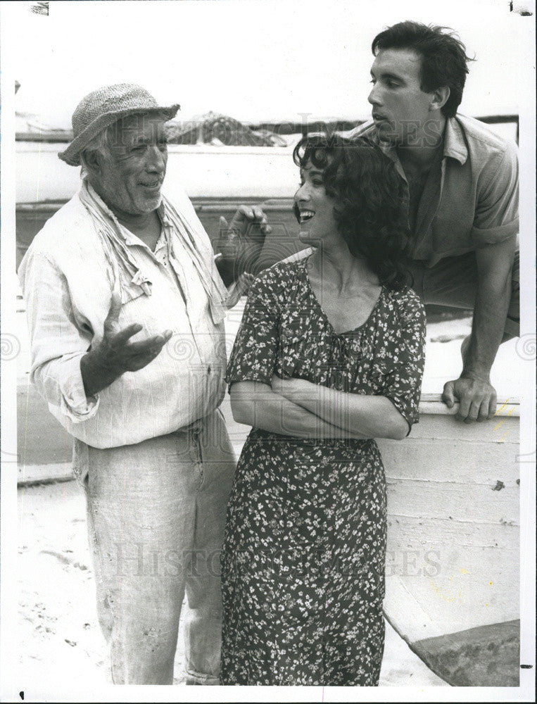 1990 Press Photo Ernest Hemingway&#39;s The Old Man and the Sea Anthony Quinn - Historic Images