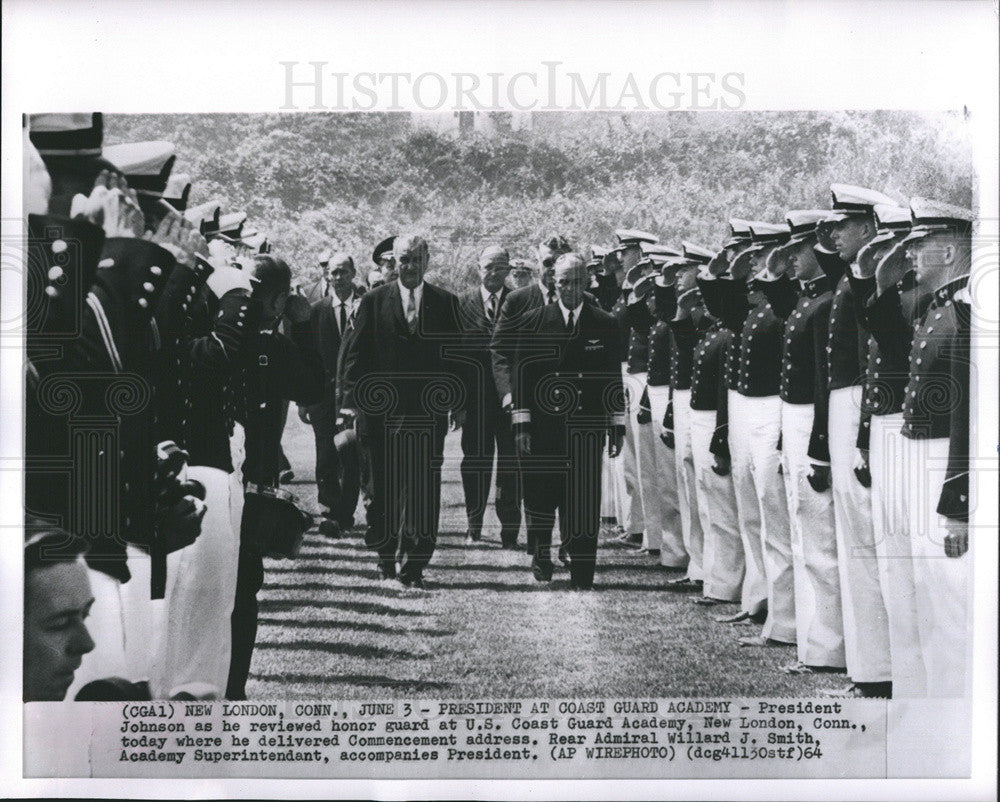 1964 Press Photo President Lyndon B. Johnson U.S. Coast Guard Academy - Historic Images