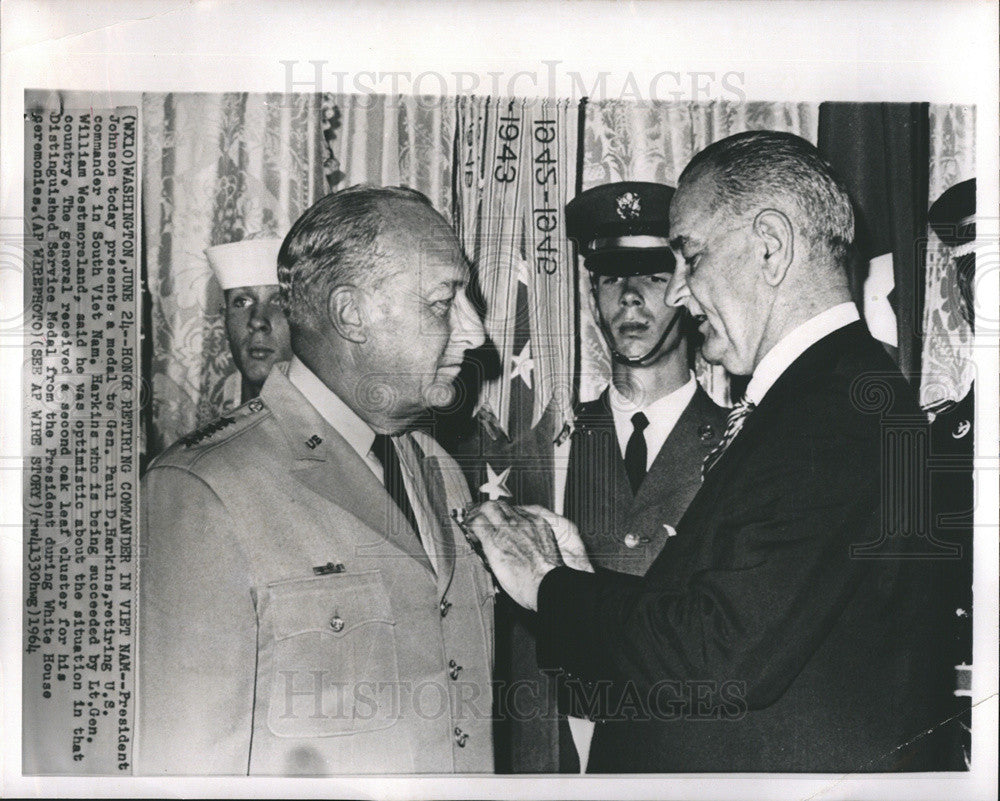 1964 Press Photo President Lyndon B. Johnson General Paul Harkins - Historic Images