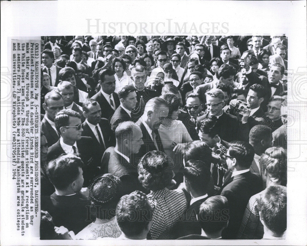 1964 Press Photo President Lyndon B. Johnson Lynda Bird White House Lawn - Historic Images