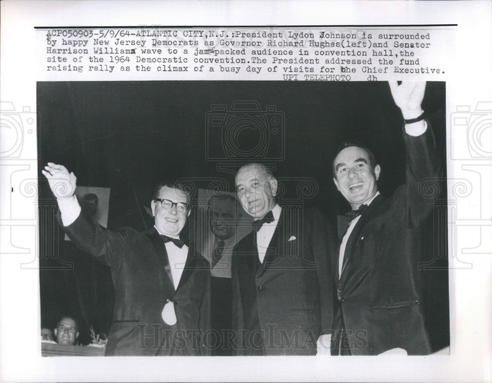 1964 Press Photo President Lyndon B. Johnson Governor Richard Hughes Senator - Historic Images