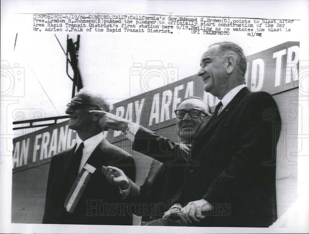 1964 Press Photo Pres Johnson with Gov Edmund G Brown at dedication - Historic Images