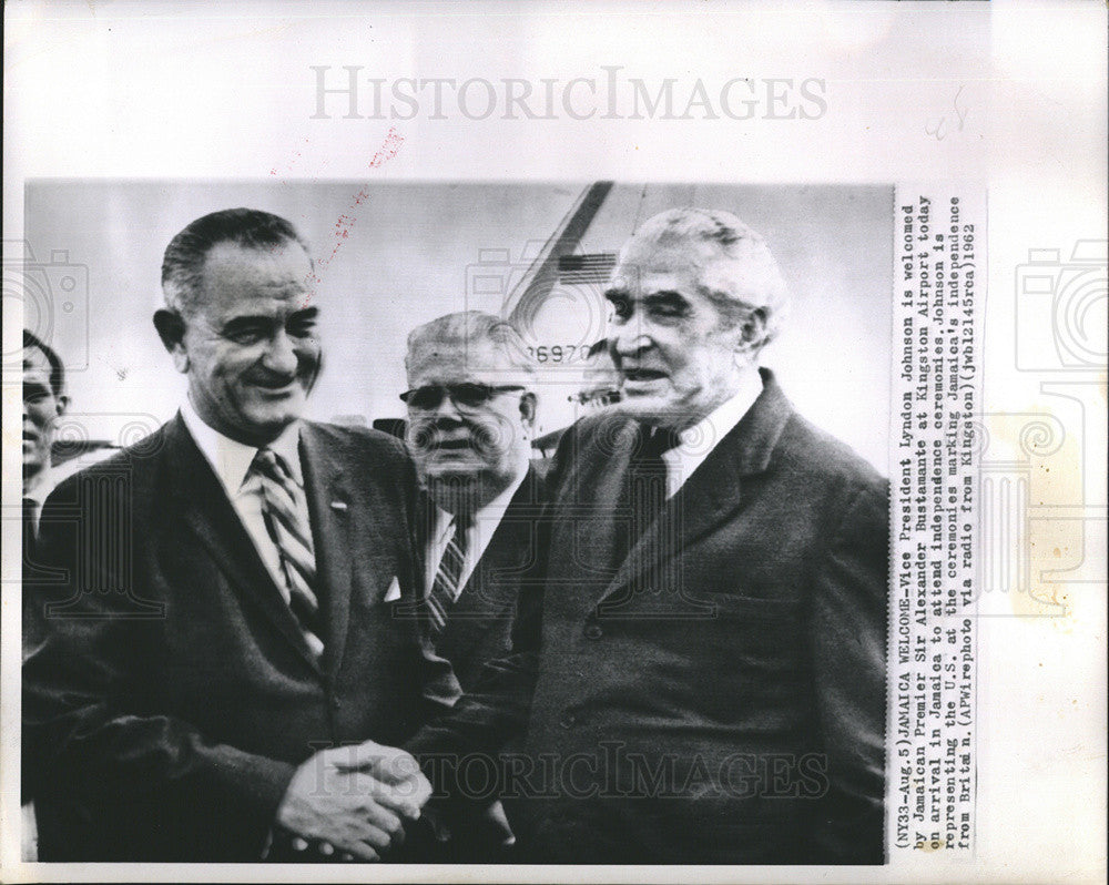 1962 Pres Photo Vice Pres.Johnson welcomed Jamaican Premier Alexander Bustamante - Historic Images