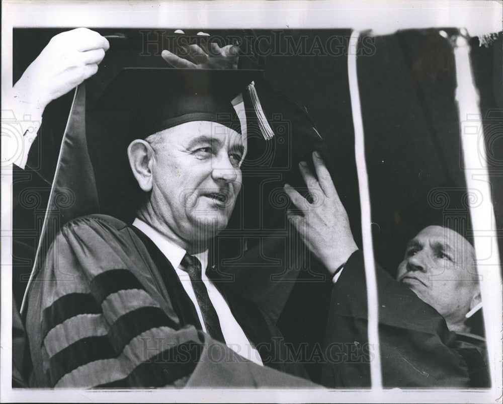 1963 Press Photo Tufts Univ gives honorary Doc of Law to VP Johnson - Historic Images