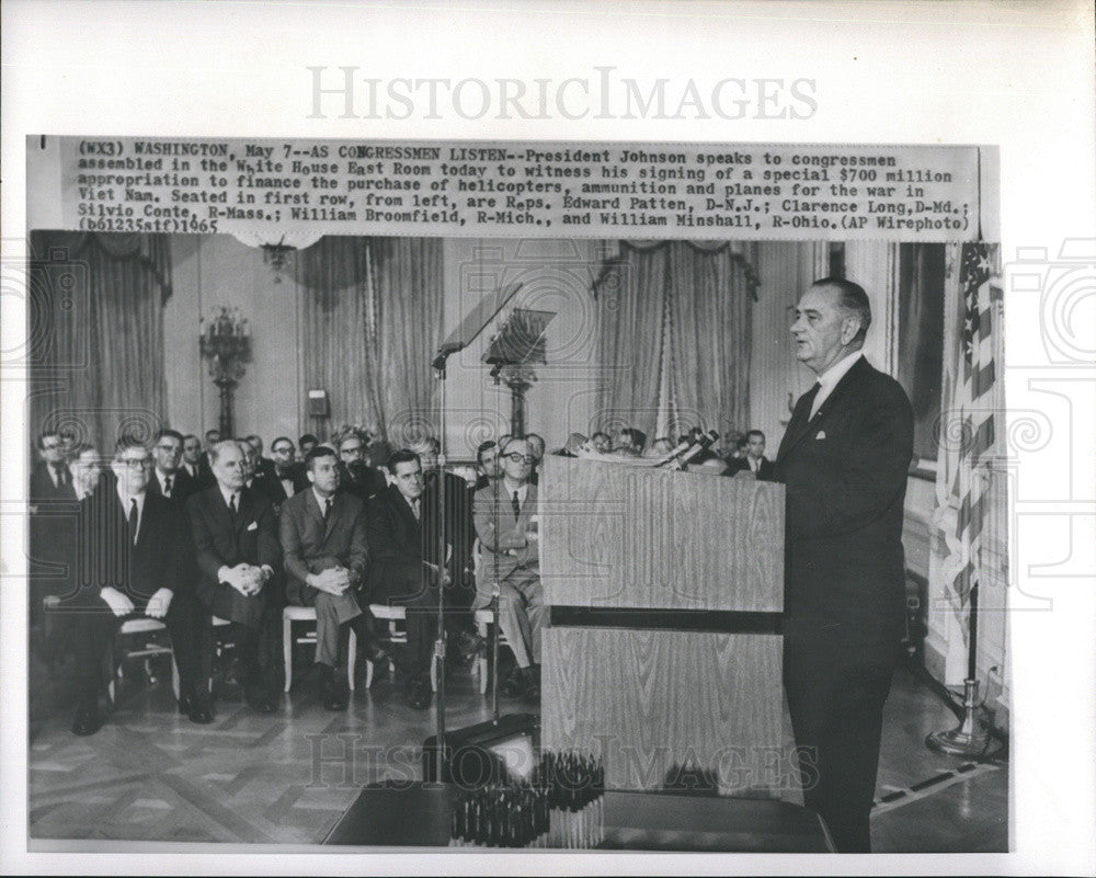 1965 Press Photo President Johnson speaks to Congressman. - Historic Images