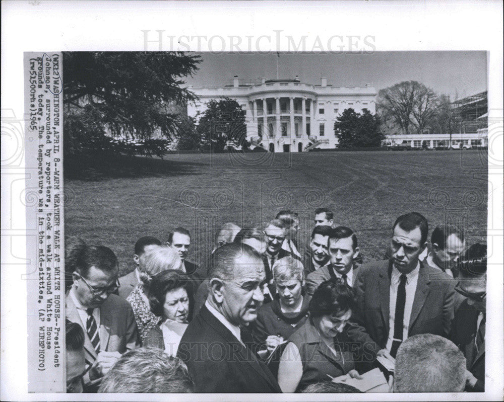 1965 Press Photo President Johnson at White House - Historic Images