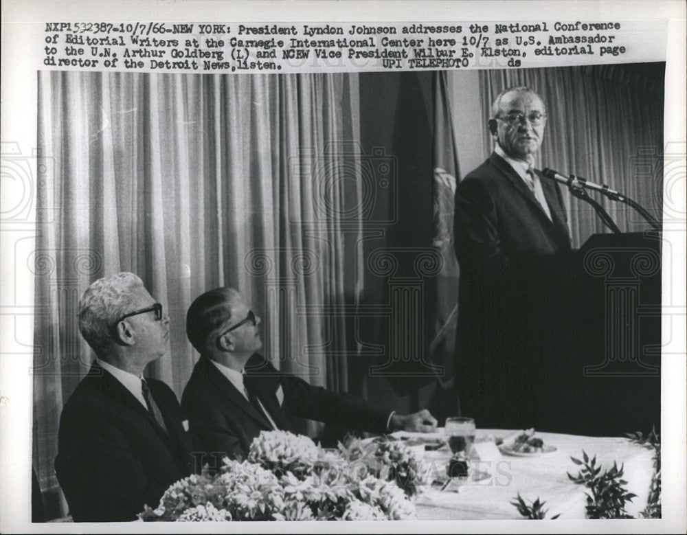 1966 Press Photo Pres.Johnson address to National Conference of Editorial Writer - Historic Images