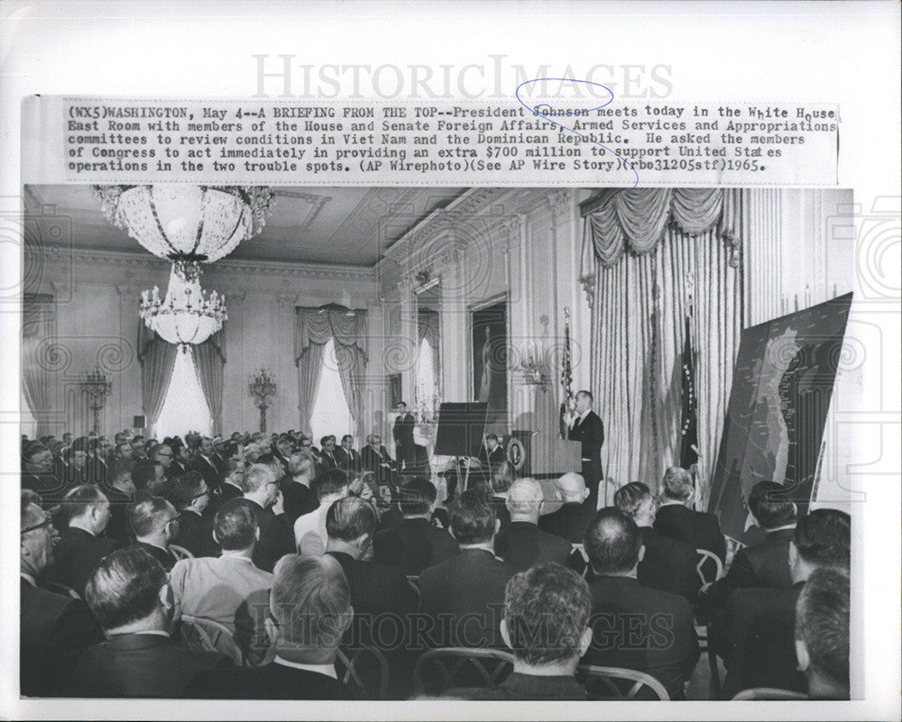 1965 Press Photo Pres. Johnson speak with members of Senate an Foreign Affairs. - Historic Images