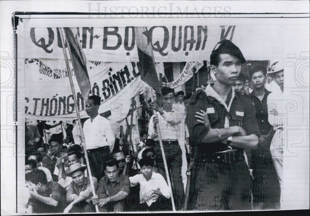 Press Photo Demonstrators - Historic Images