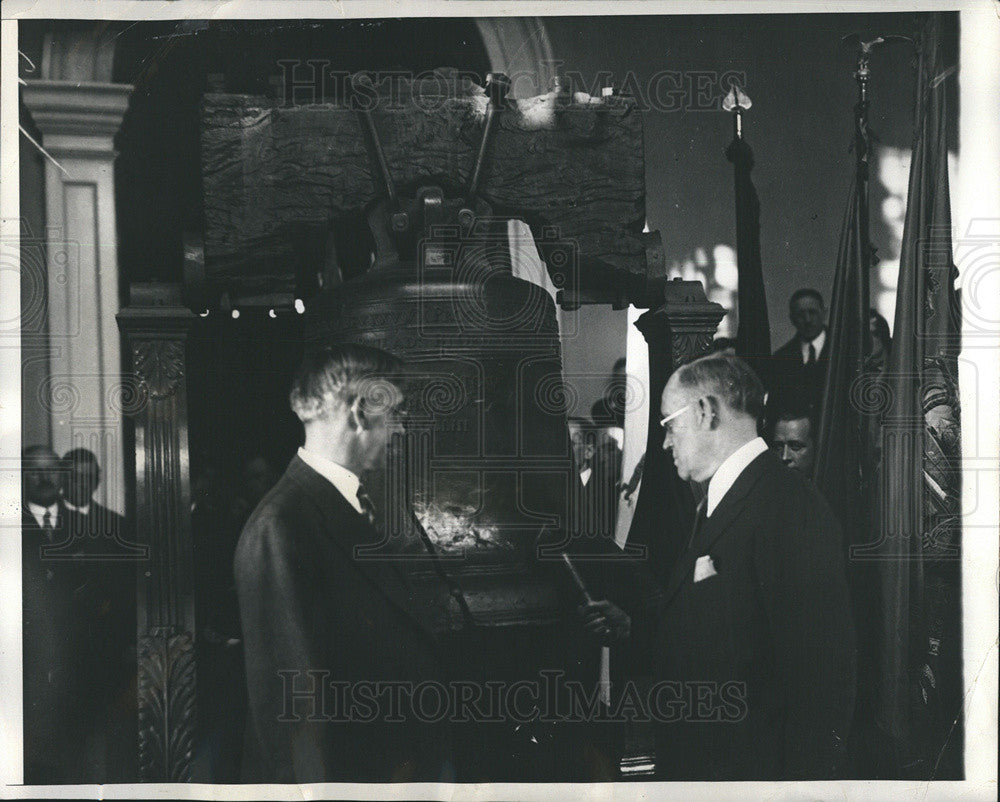 1931 Press Photo Liberty Bell in Historic Independence hall - Historic Images