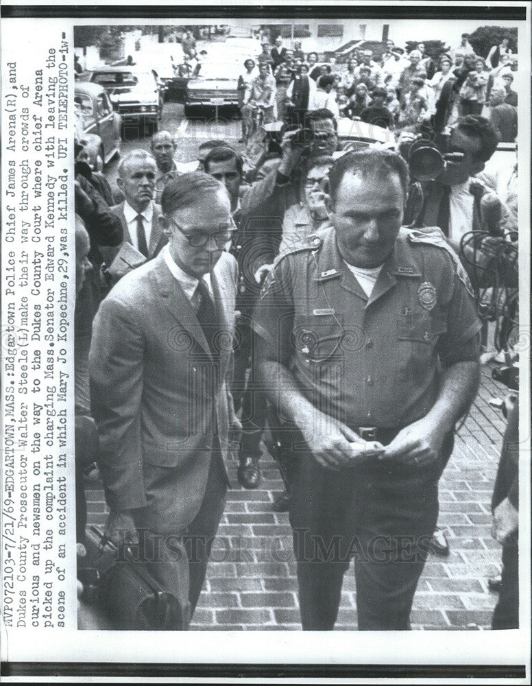 1969 Press Photo Police Chief James Arena &amp; County Prosecutor Walter Steele - Historic Images