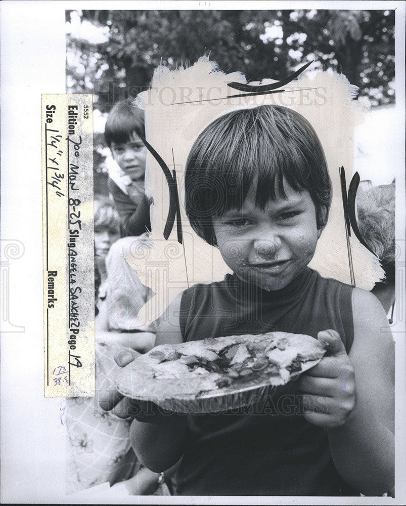 1975 Press Photo Angela Sanchez State Fair Pie Contest Winner - Historic Images