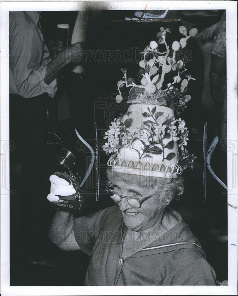 1970 Press Photo Mrs. Daisy Sapes, 90, Queen of Senior Citizen at State Fair MI - Historic Images