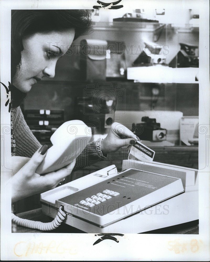 1976 Press Photo New Transaction Phone With Validata Service - Historic Images