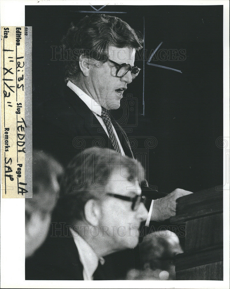 1980 Press Photo Sen. Edward Kennedy Speaks At Teacher Union In Detroit - Historic Images