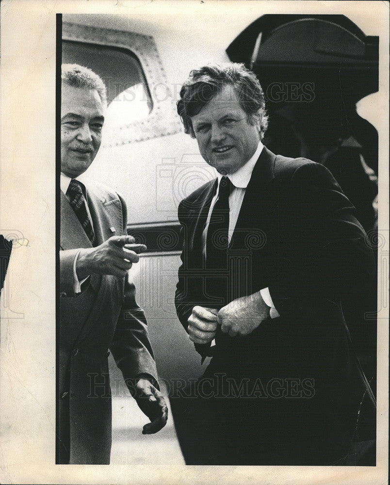 1978 Press Photo Teddy Kennedy Arrives At City Airport - Historic Images