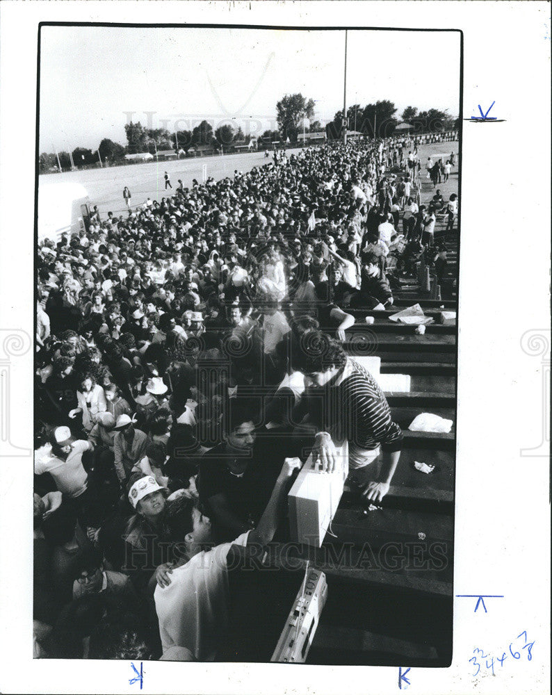 1984 Press Photo Michael Jackson Fans at Silverdome - Historic Images