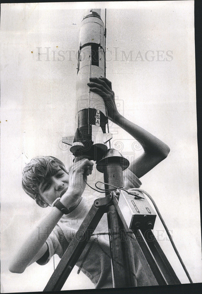 1970 Press Photo The Glen Ellyn Rocket Society Member Annual Demonstration - Historic Images