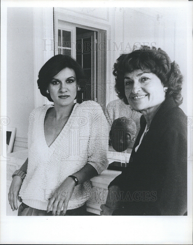 Press Photo Paloma Picasso with filmmaker Perry Miller Adato - Historic Images