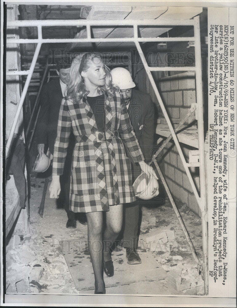 1969 Press Photo Mrs. Joan Kennedy, wife of Sen. Edward Kennedy - Historic Images